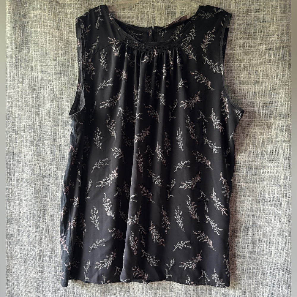 LOFT Floral Sleeveless Pleated Blouse